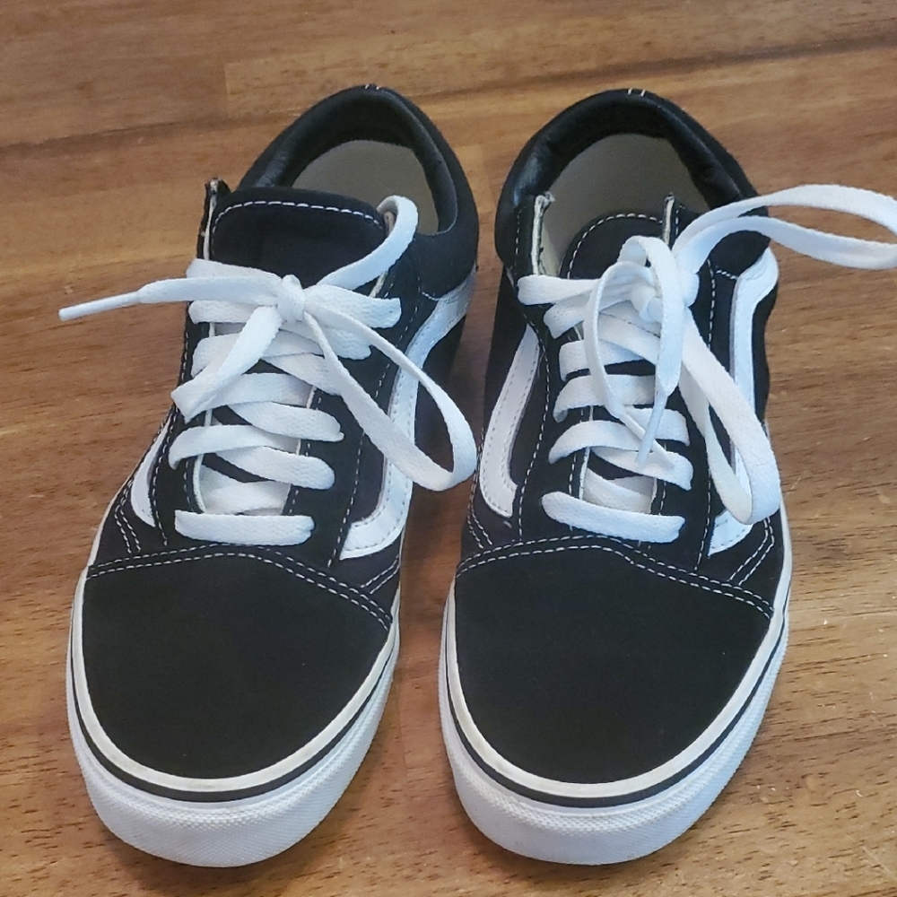 Vans Black and White Skate Sneakers Low-Top Canvas Womens 7.5